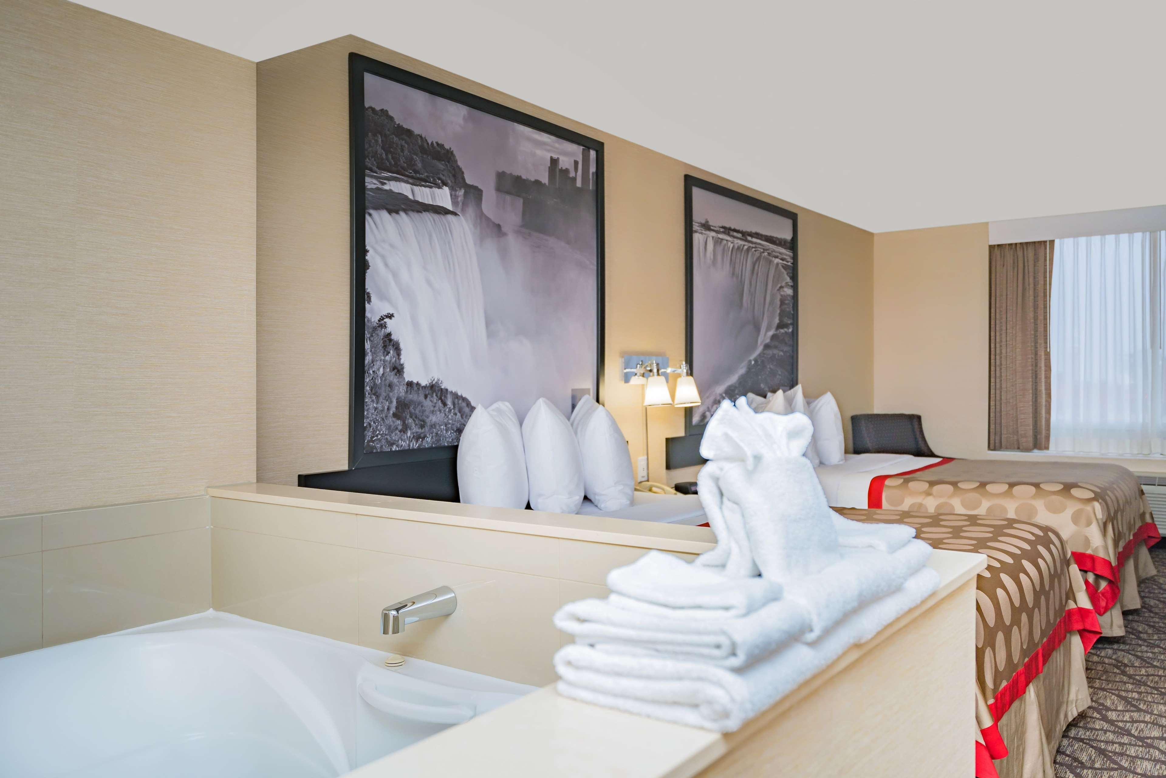 Ramada By Wyndham Niagara Falls Near The Falls Ngoại thất bức ảnh