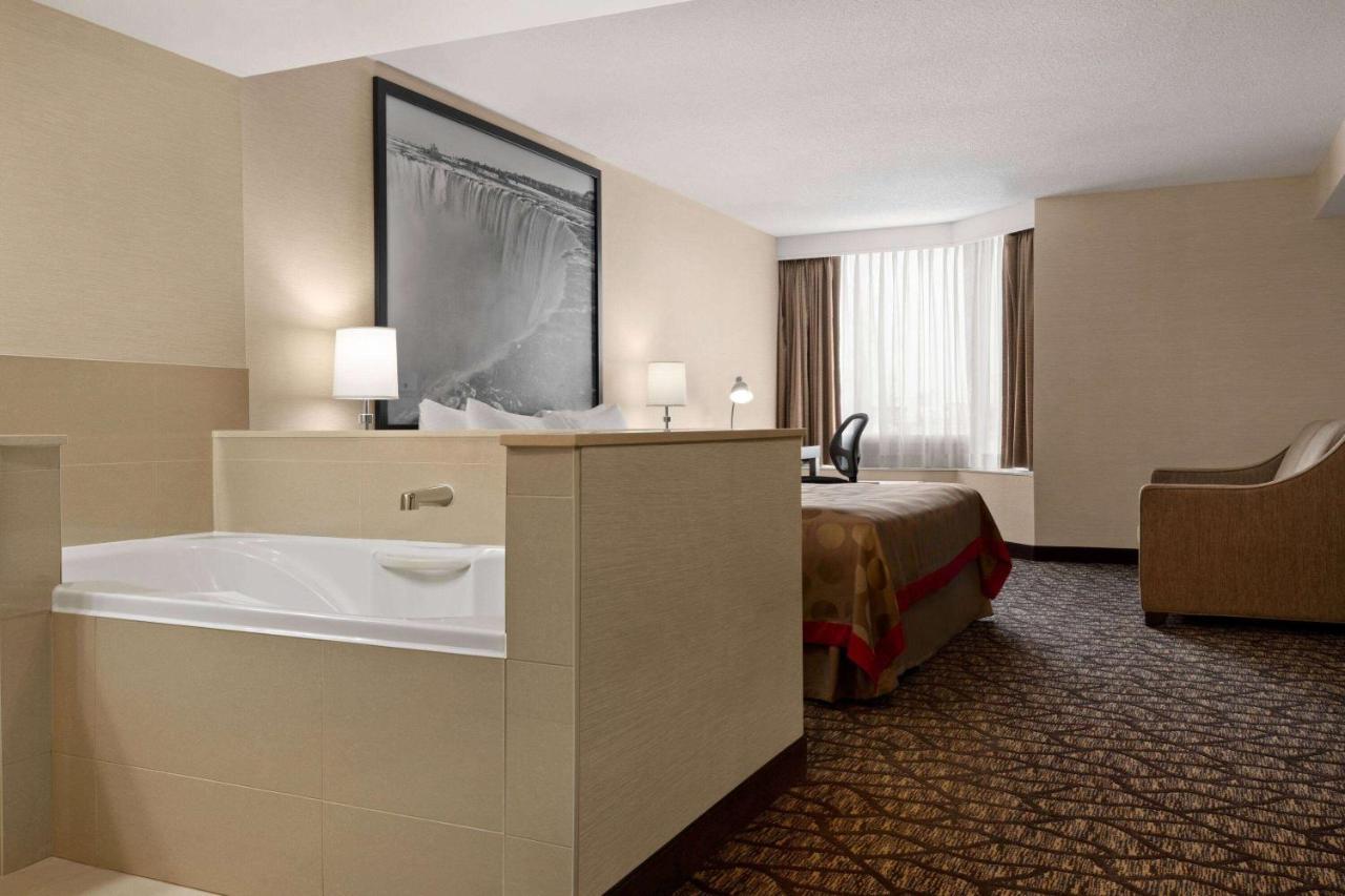 Ramada By Wyndham Niagara Falls Near The Falls Ngoại thất bức ảnh
